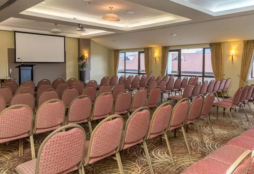 Copthorne Hotel & Resort Lakefront Queenstown