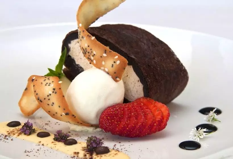 Copthorne Hotel & Resort Lakefront Queenstown