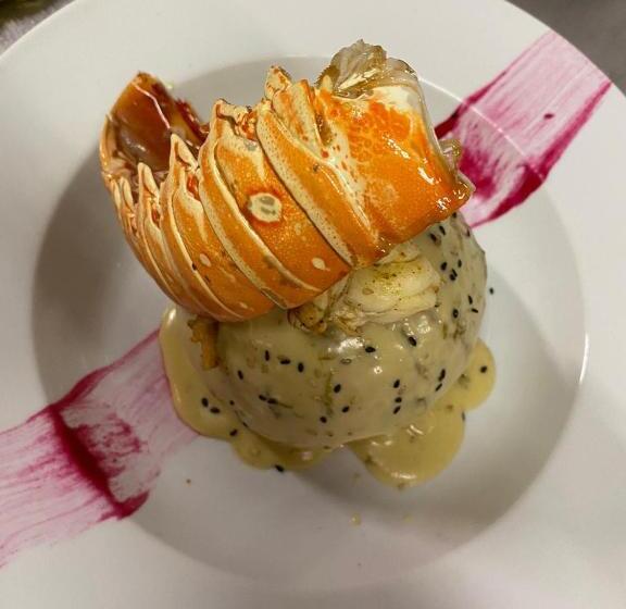 هتل Coral By The Sea