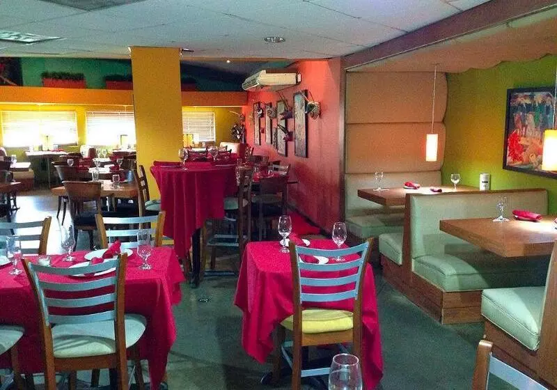 هتل Coral By The Sea