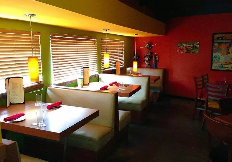 هتل Coral By The Sea