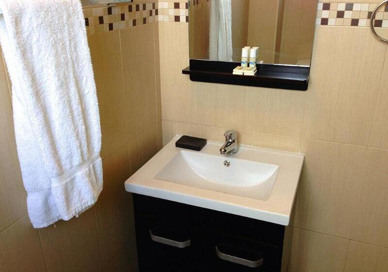 هتل Coral By The Sea