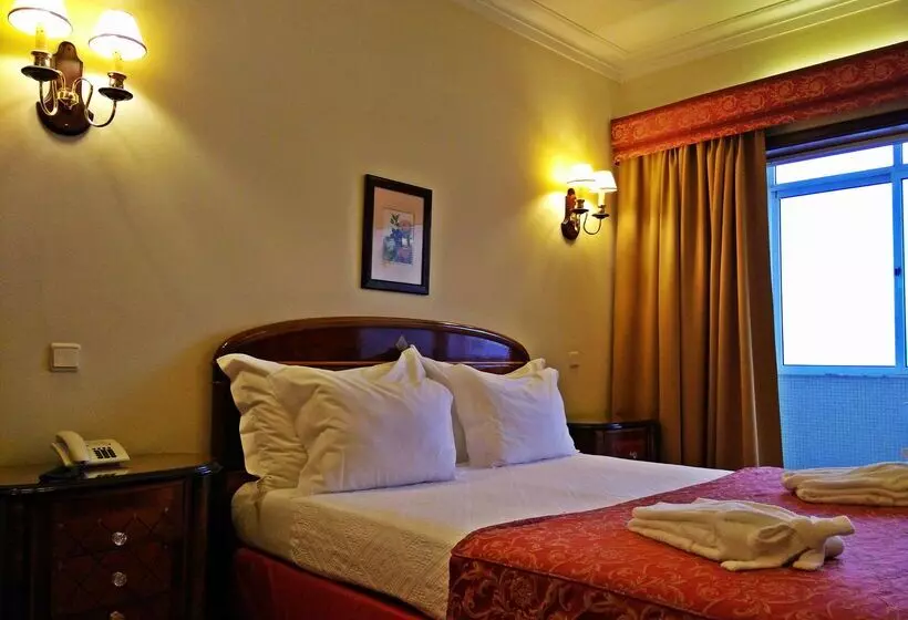 בית מלון כפרי Golden Tulip Porto Gaia