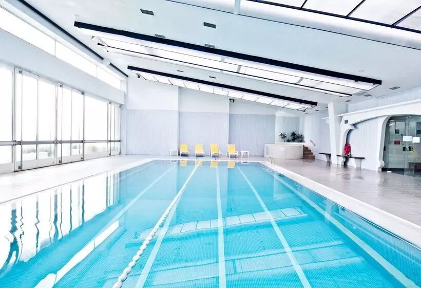 בית מלון כפרי Golden Tulip Porto Gaia