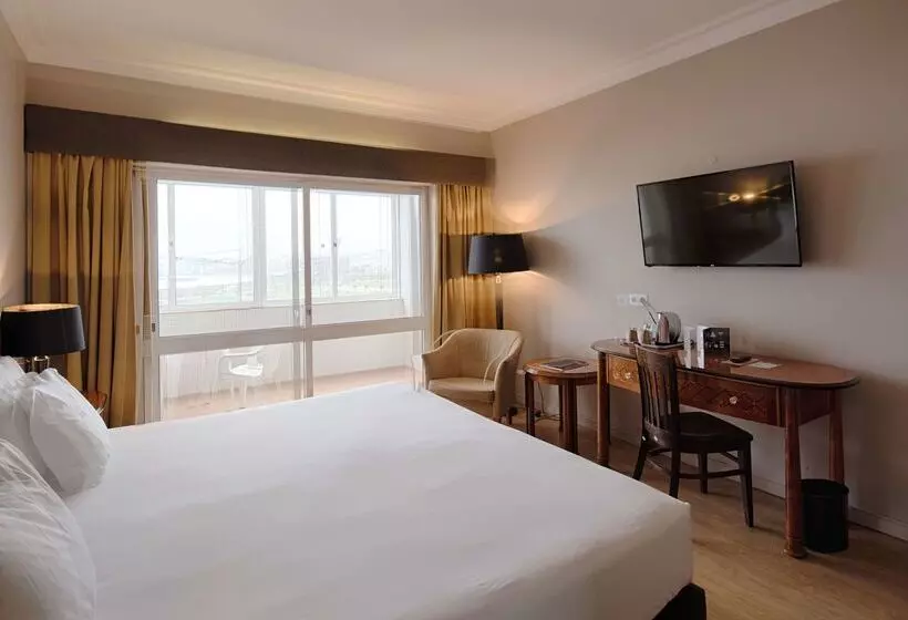 בית מלון כפרי Golden Tulip Porto Gaia