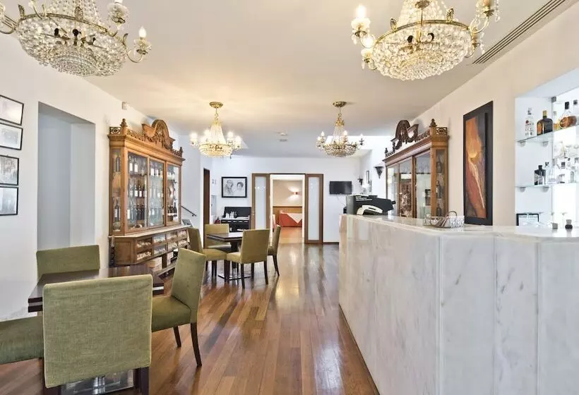 בית מלון כפרי Golden Tulip Porto Gaia