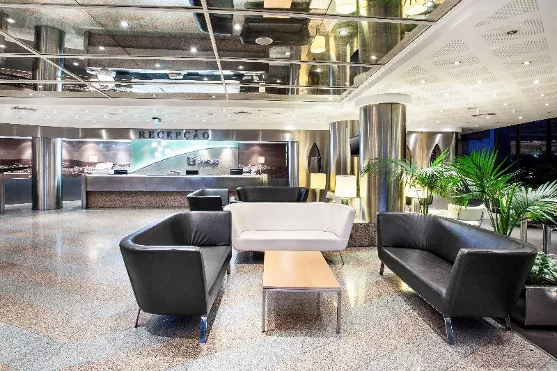 Отель Holiday Inn Lisbon Continental, An Ihg