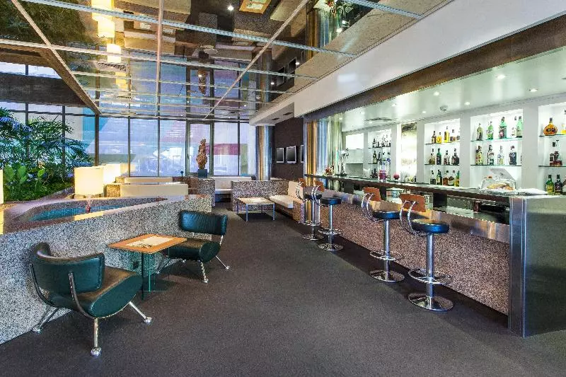 Отель Holiday Inn Lisbon Continental, An Ihg