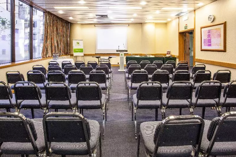 Отель Holiday Inn Lisbon Continental, An Ihg