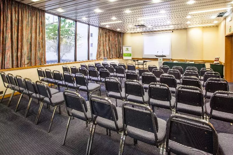Отель Holiday Inn Lisbon Continental, An Ihg