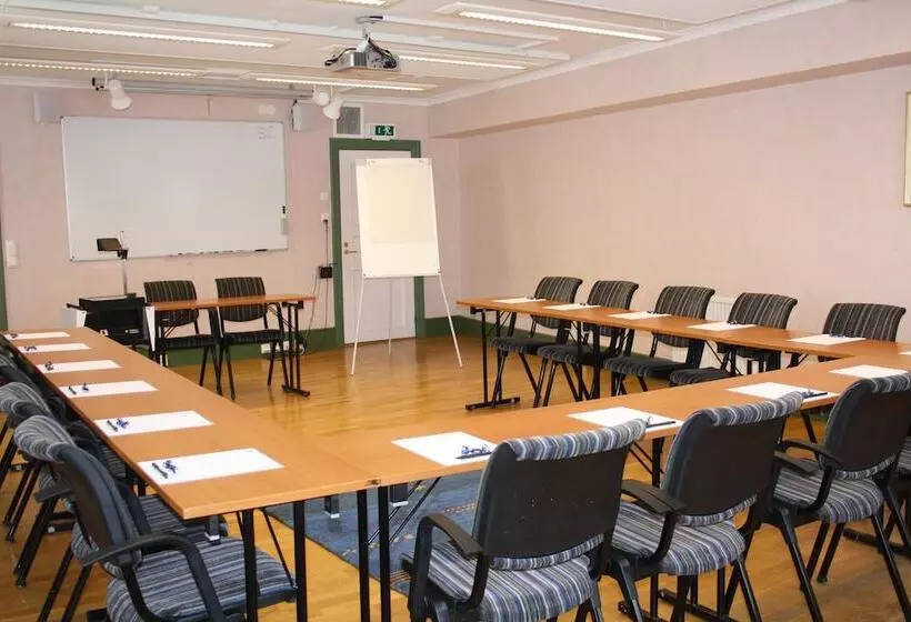 בית מלון כפרי Best Western Strand