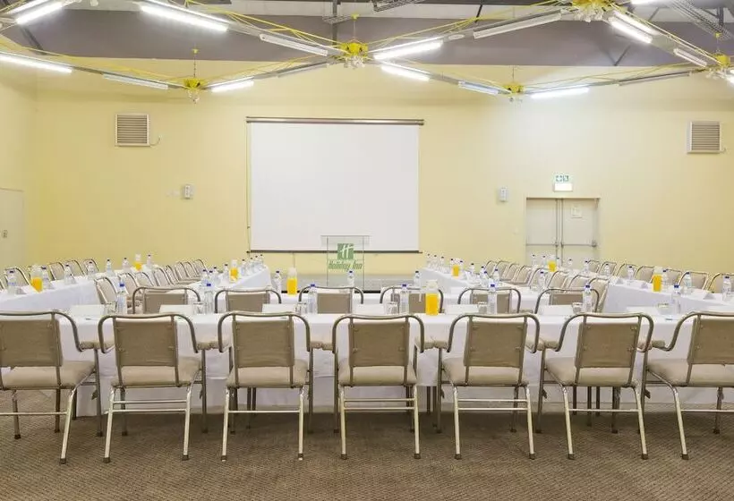 هتل Holiday Inn Bulawayo By Ihg