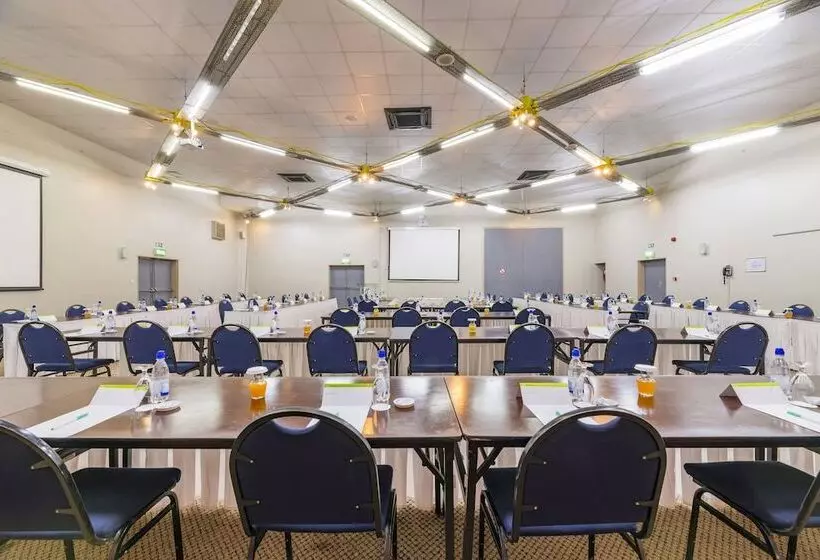 هتل Holiday Inn Bulawayo By Ihg