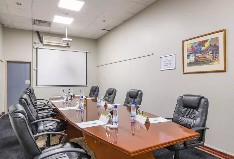 هتل Holiday Inn Bulawayo By Ihg