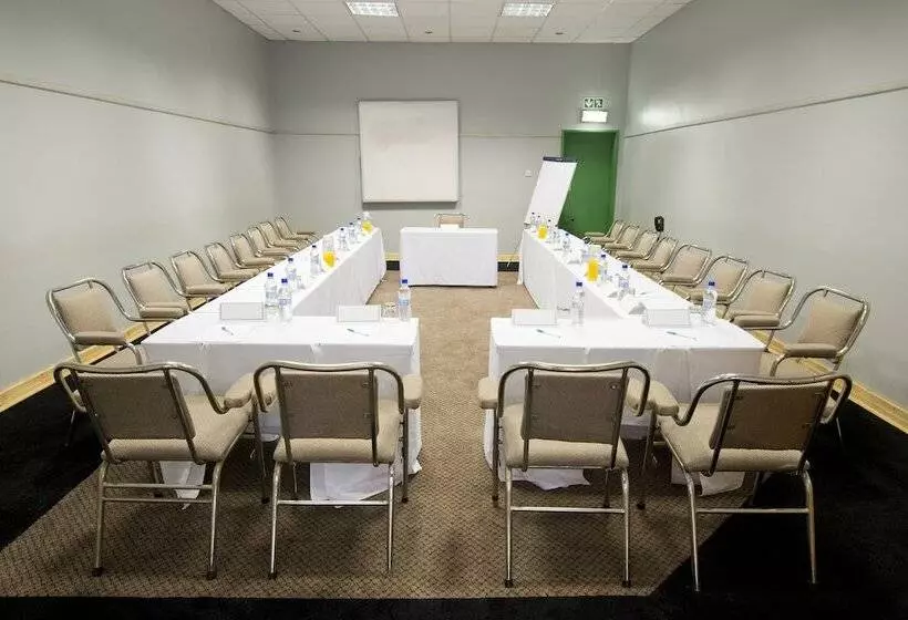 هتل Holiday Inn Bulawayo By Ihg