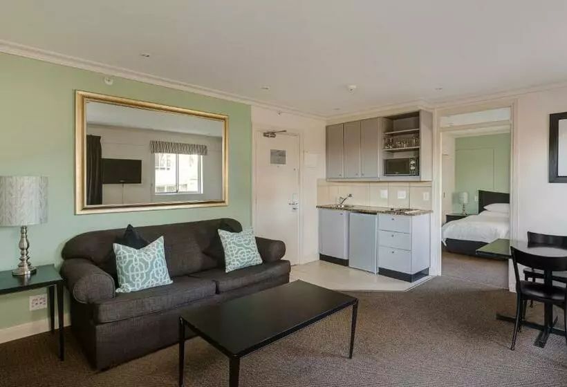 בית מלון כפרי Protea By Marriott Cape Town Cape Castle