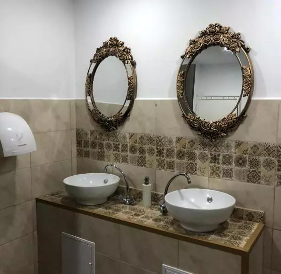 Motel Hanul Izvorul Rece Sinaia