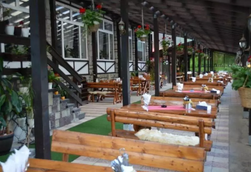 Motel Hanul Izvorul Rece Sinaia