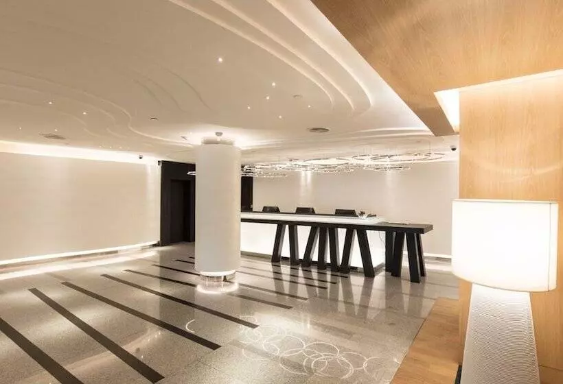 هتل Holiday Inn Bangkok, An Ihg