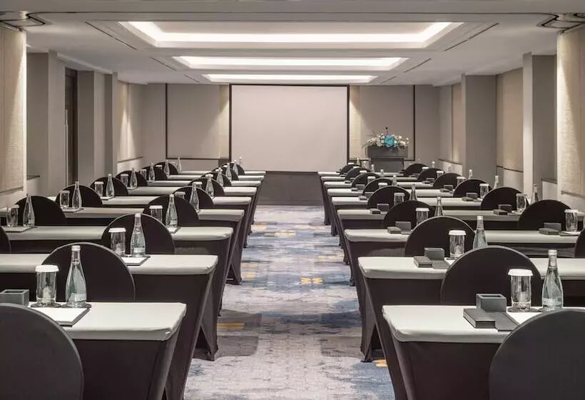 هتل Holiday Inn Bangkok, An Ihg