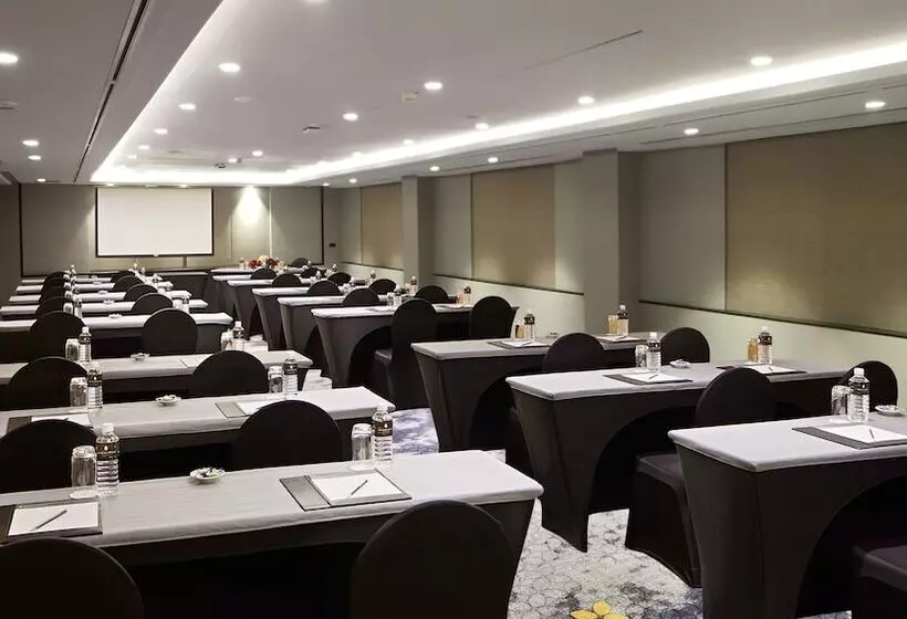 هتل Holiday Inn Bangkok, An Ihg