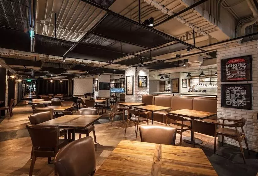 هتل Holiday Inn Bangkok, An Ihg