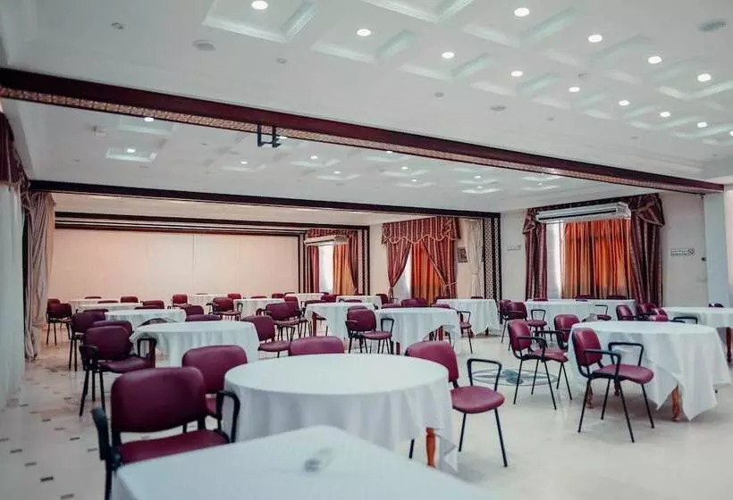 هتل Hôtel Oasis Gabes