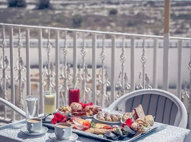 هتل Hôtel Oasis Gabes