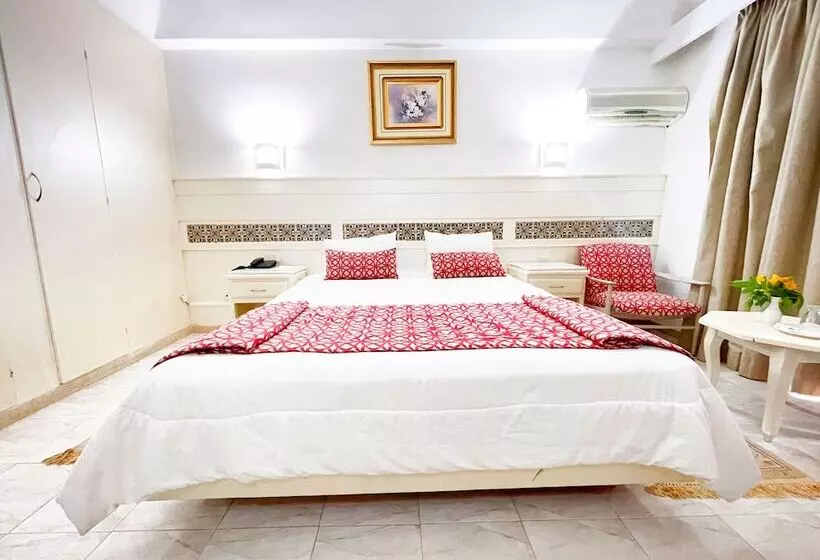 هتل Hôtel Oasis Gabes