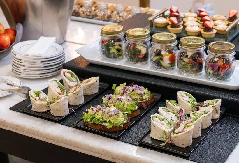 Protea Hotel By Marriott Johannesburg Balalaika Sandton