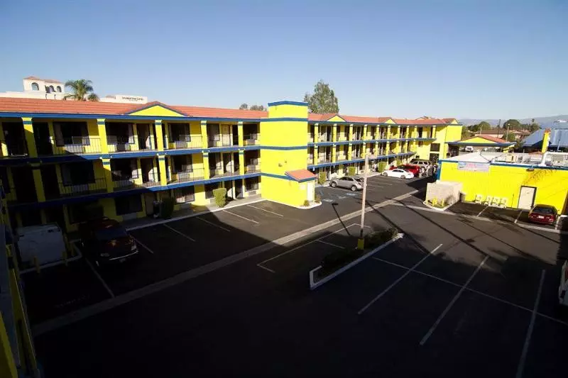 فندق Anaheim Carriage Inn