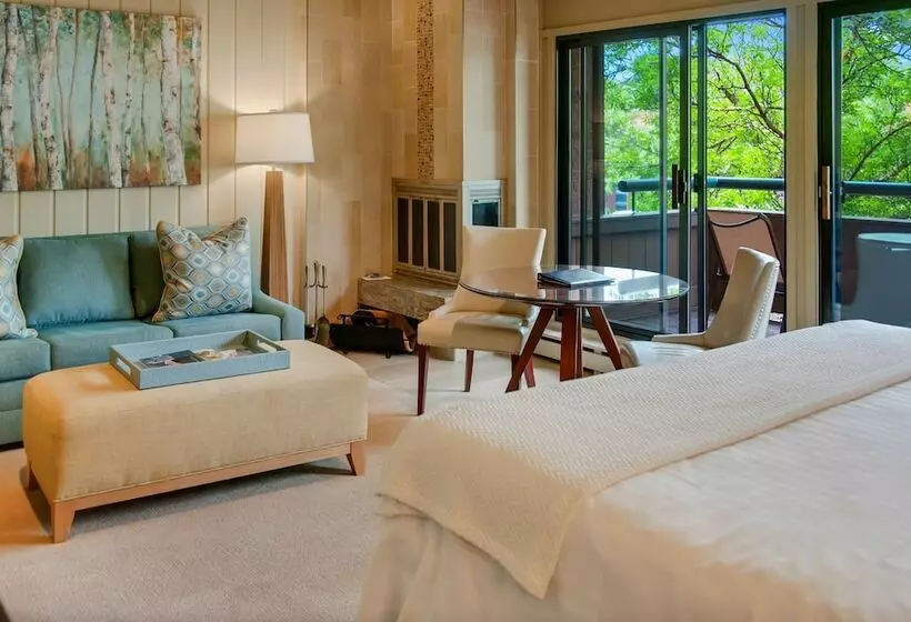 Hotel Aspen Square Condominium