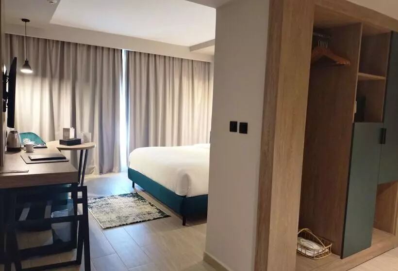 هتل Golden Tulip El Mechtel