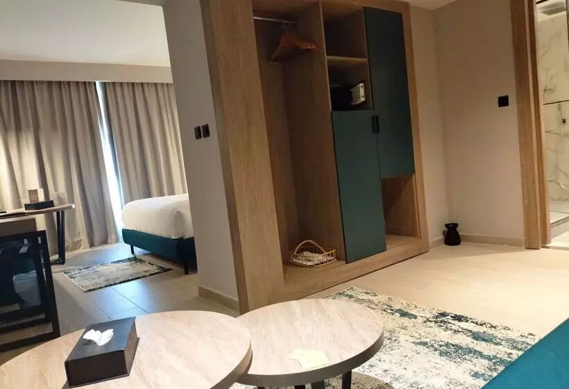 هتل Golden Tulip El Mechtel