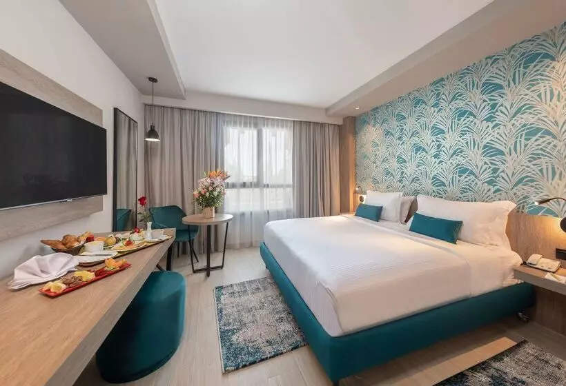 هتل Golden Tulip El Mechtel