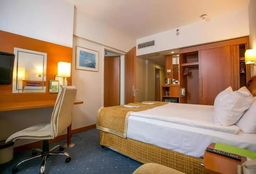 ホテル Holiday Inn Istanbul City, An Ihg
