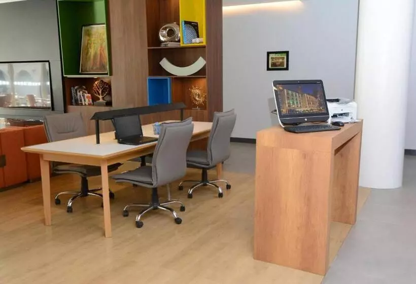 ホテル Holiday Inn Istanbul City, An Ihg