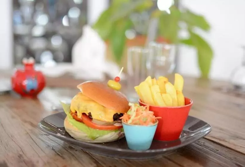 ホテル Holiday Inn Istanbul City, An Ihg