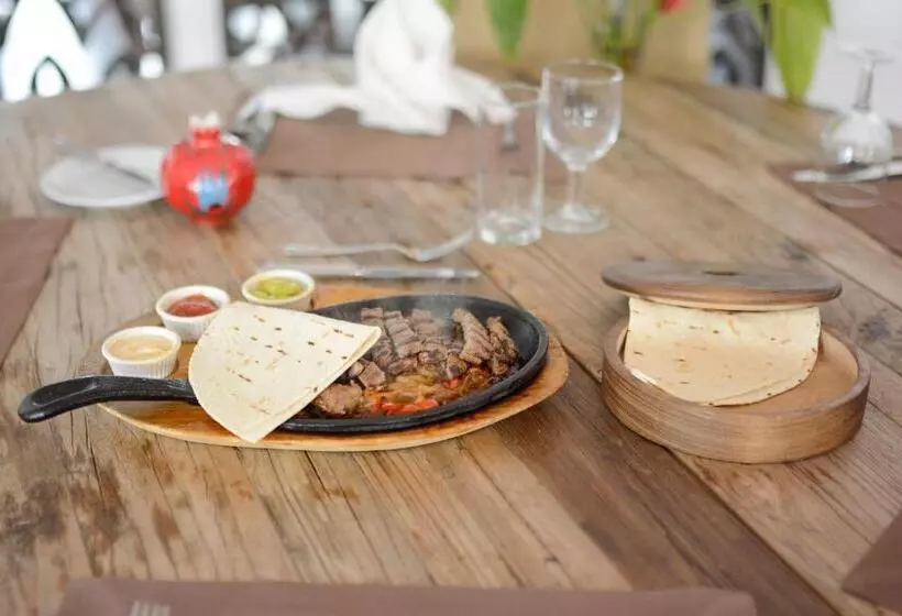 ホテル Holiday Inn Istanbul City, An Ihg