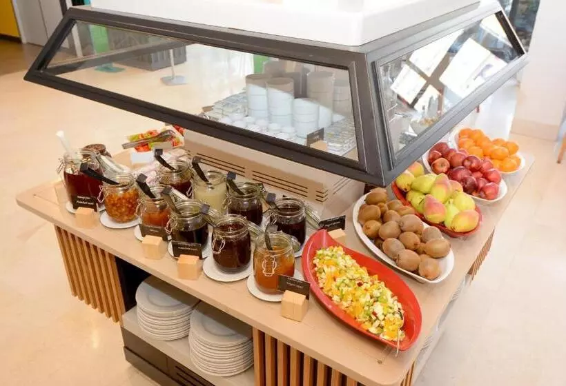 ホテル Holiday Inn Istanbul City, An Ihg