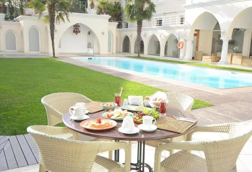 ホテル Holiday Inn Istanbul City, An Ihg