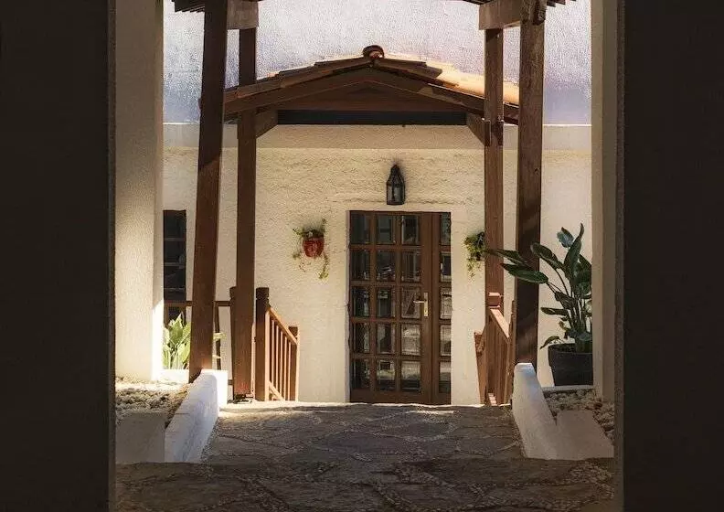 בית מלון כפרי Magna Manastir