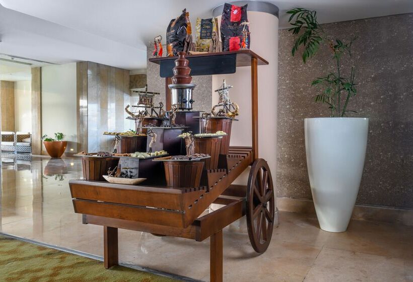 هتل Movenpick Resort Aswan