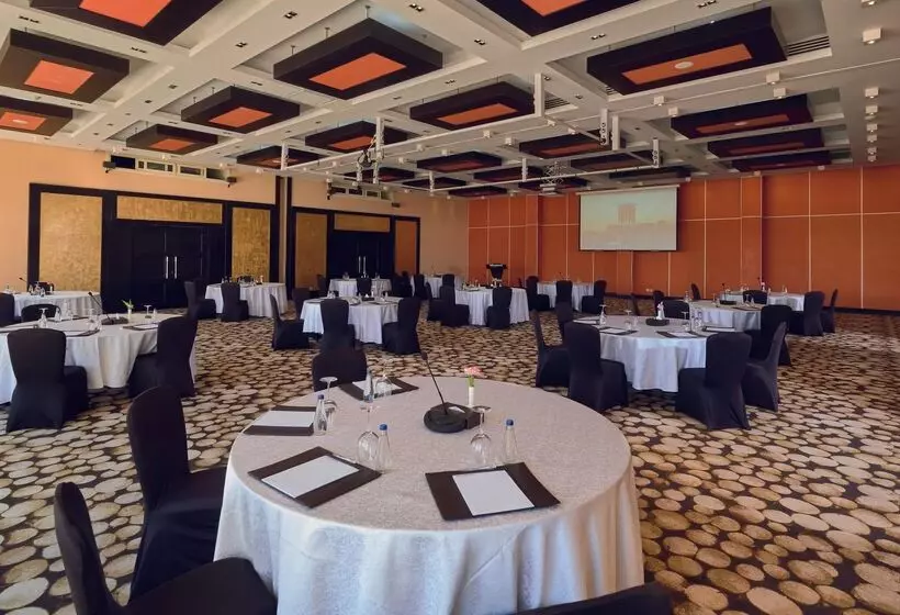 هتل Movenpick Resort Aswan