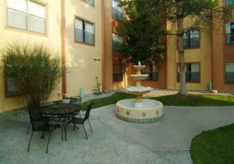 فندق Pan American Inn & Suites