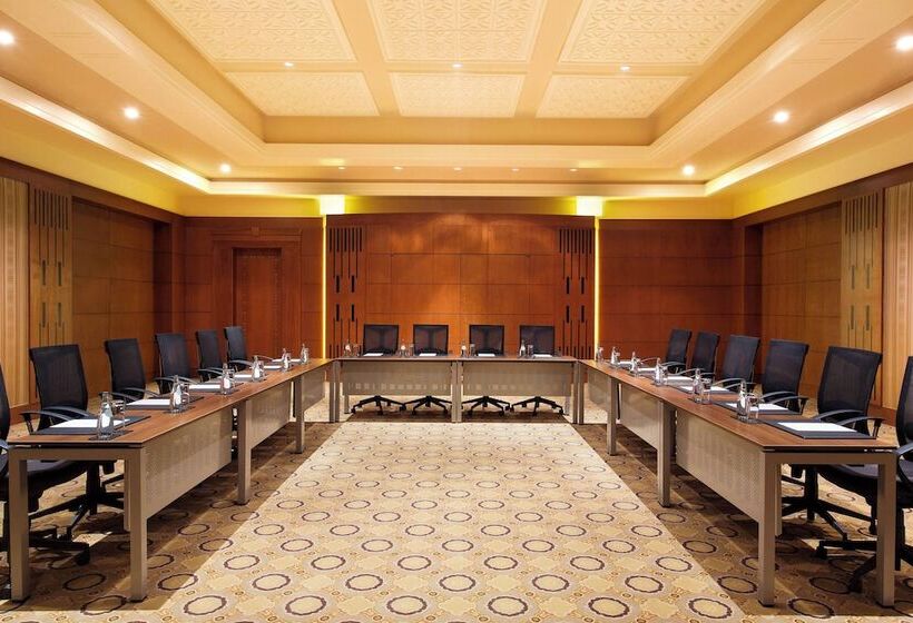 هتل The Nile Ritz Carlton