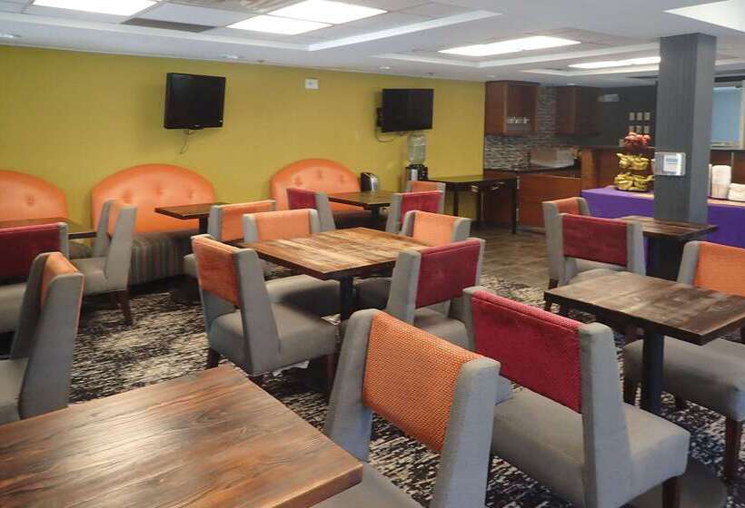 مُتل Clarion Inn