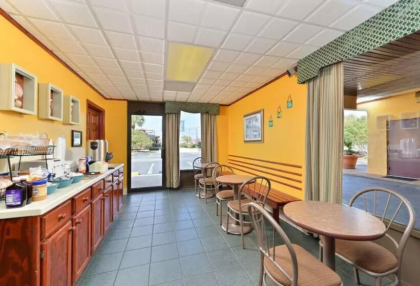 فندق Americas Best Value Inn Ocean Inn