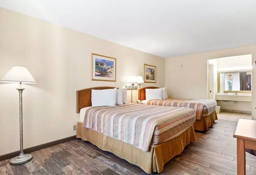 فندق Americas Best Value Inn Ocean Inn