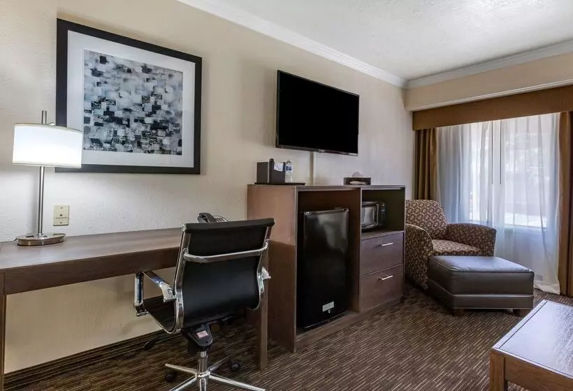 Best Western Airport Albuquerque Innsuites Hotel & Suites
